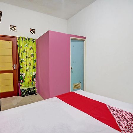 Oyo Life 92840 Wisma Morricco Jombang Εξωτερικό φωτογραφία